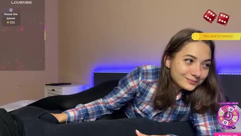 FreyaOliver online show from 10.15.25