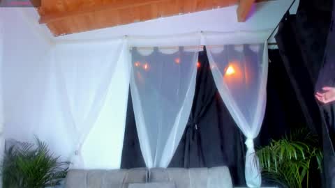 aura online show from 10.23.25