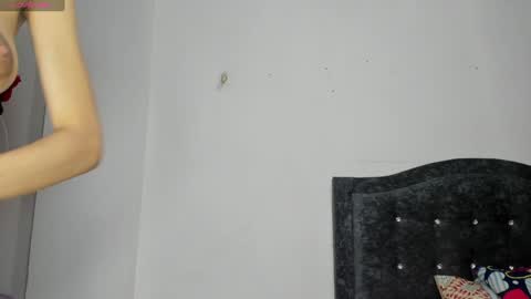 Snapshot of fridasr_3 chatting on 12.17.24 Frida online show from 12.17.24