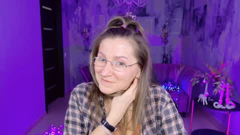 Frida Tander online show from 01.02.25