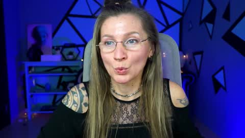 Frida Tander online show from 02.08.25