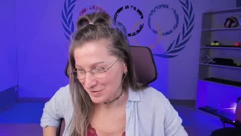 Frida Tander online show from 02.09.25