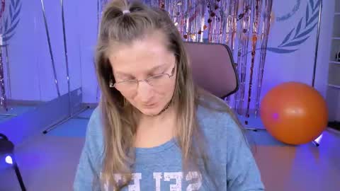 Frida Tander online show from 03.01.25