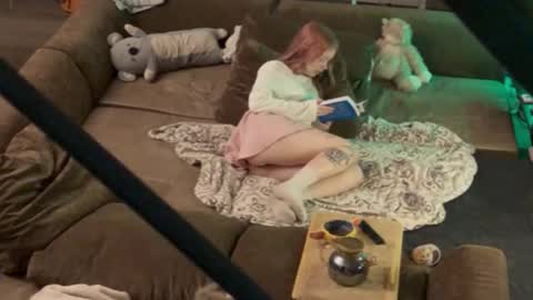 Snapshot of friend_zone_ chatting on 11.13.25 friend_zone_ online show from 11.13.25