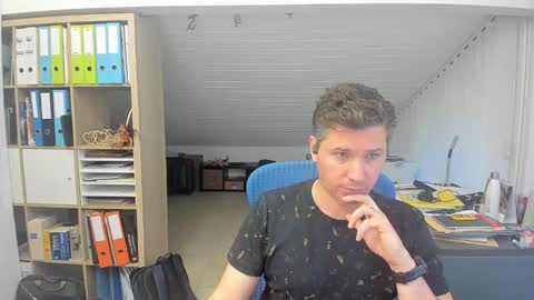 Snapshot of frikits chatting on 10.10.25 Francois online show from 10.10.25