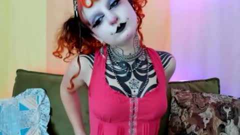 Snapshot of friskyflowers chatting on 04.19.26 cherry online show from 04.19.26