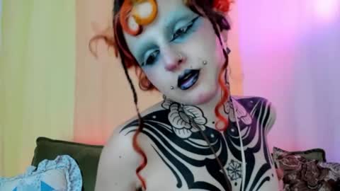 Snapshot of friskyflowers chatting on 04.26.26 cherry online show from 04.26.26