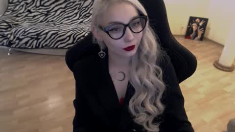 Lilith online show from 09.17.25