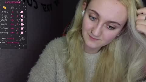 Snapshot of frosty_blueberries4 chatting on 12.30.24 ANA online show from 12.30.24