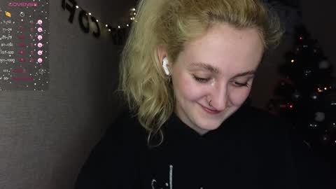 Snapshot of frosty_blueberries4 chatting on 01.13.25 ANA online show from 01.13.25