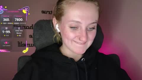 Snapshot of frosty_blueberries4 chatting on 11.15.25 ANA online show from 11.15.25