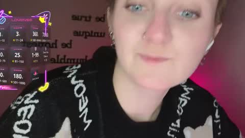 Snapshot of frosty_blueberries4 chatting on 11.26.25 ANA online show from 11.26.25