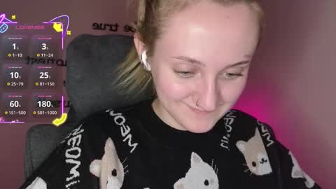 Snapshot of frosty_blueberries4 chatting on 11.27.25 ANA online show from 11.27.25