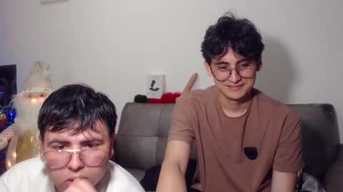 Snapshot of fuck_blow chatting on 11.13.25 uwu online show from 11.13.25