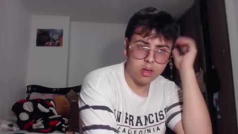 Snapshot of fuck_blow chatting on 11.19.25 uwu online show from 11.19.25