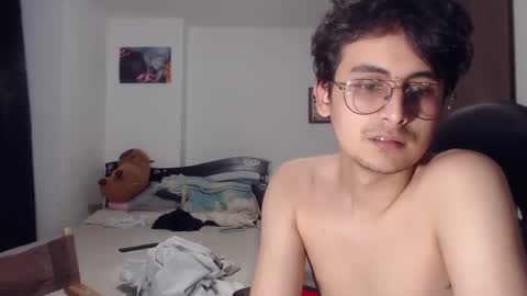 Snapshot of fuck_blow chatting on 12.04.25 uwu online show from 12.04.25