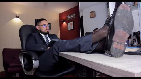 Snapshot of fuckerwate chatting on 02.25.26 SERGIO THE SEX LAWYER online show from 02.25.26