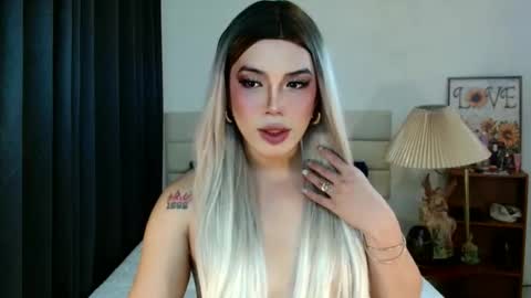 MISS NEILLY online show from 10.29.25