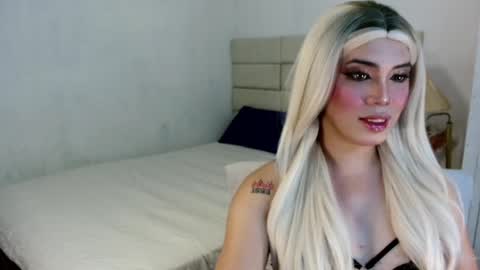 MISS NEILLY online show from 11.06.25