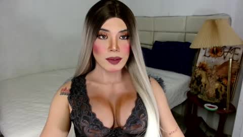 MISS NEILLY online show from 12.02.25