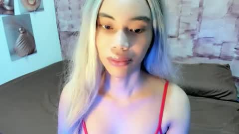 Snapshot of fuckingsexy143 chatting on 04.21.26 fuckingsexy143 online show from 04.21.26