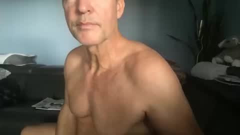 Snapshot of fuertecock chatting on 10.15.25 Gregorio online show from 10.15.25