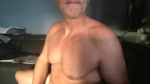 Snapshot of fuertecock chatting on 10.23.25 Gregorio online show from 10.23.25