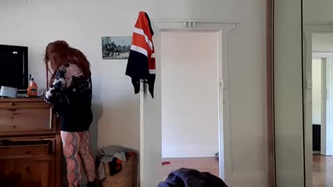 Snapshot of full4cefull chatting on 12.07.24 Pizzaz online show from 12.07.24