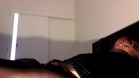 Snapshot of full4cefull chatting on 03.09.25 Pizzaz online show from 03.09.25