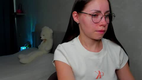 Snapshot of fun__nd__bun chatting on 06.30.26 fun__nd__bun online show from 06.30.26