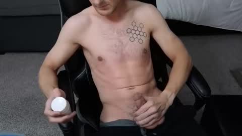 Snapshot of funkyfrank69 chatting on 12.04.25 funkyfrank69 online show from 12.04.25