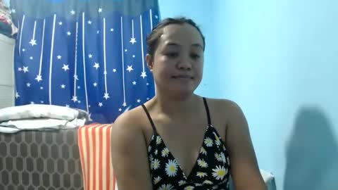Snapshot of funluvnpinay4u chatting on 04.25.26 MAE online show from 04.25.26