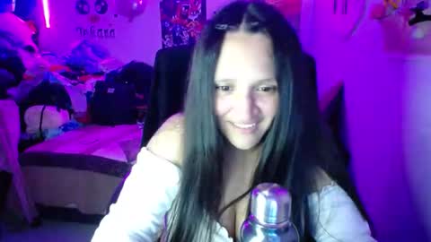 Snapshot of funny_weed_money chatting on 09.21.25 Linda Cataleya- mackenzie girls online show from 09.21.25
