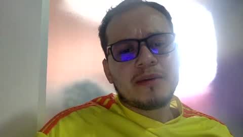 Snapshot of funnyboys18 chatting on 11.04.25 Zanty online show from 11.04.25