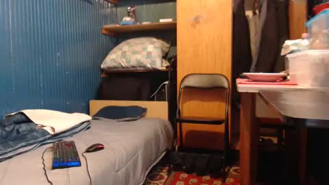 Snapshot of furosz chatting on 01.11.25 furosz online show from 01.11.25