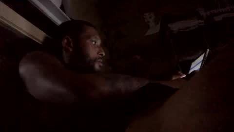 Snapshot of fvvkboyy chatting on 10.18.25 fvvkboyy online show from 10.18.25