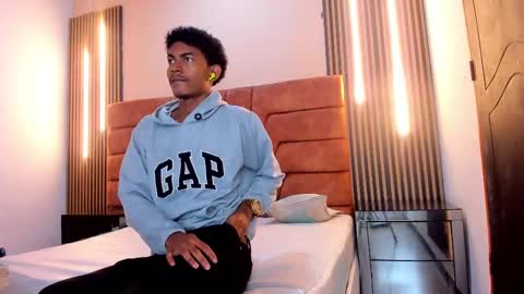 Snapshot of fykmor_2 chatting on 10.22.25 fykmor online show from 10.22.25