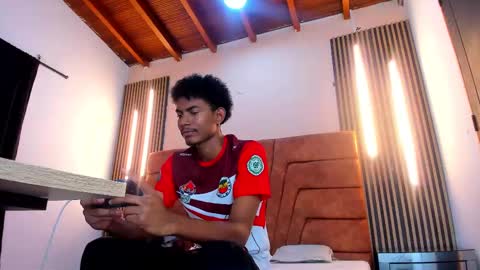 Snapshot of fykmor_2 chatting on 10.27.25 fykmor online show from 10.27.25