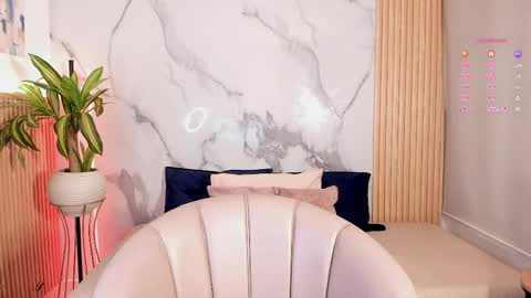   Independent model online show from 05.27.26