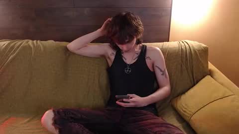 Snapshot of g1vememoney chatting on 02.08.26 Ian online show from 02.08.26