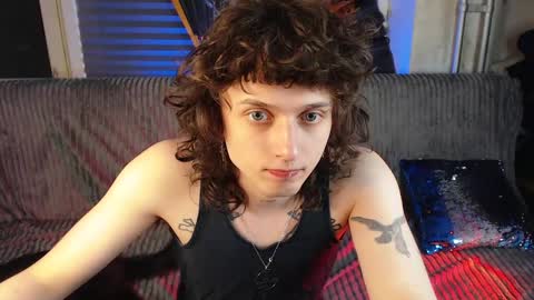 Snapshot of g1vememoney chatting on 04.15.26 Ian online show from 04.15.26