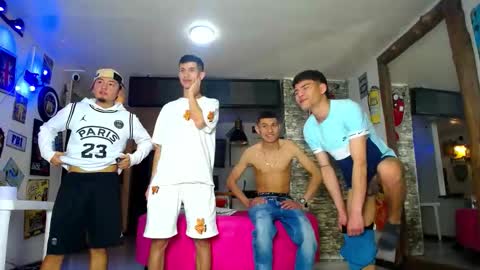 Snapshot of g4mens chatting on 10.13.25 G4MENS online show from 10.13.25