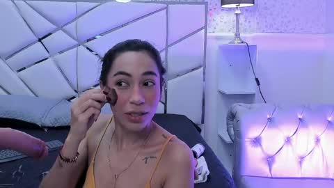 Snapshot of gabbieskinny chatting on 04.23.26 gabbieskinny online show from 04.23.26