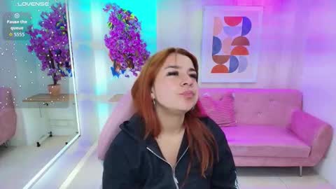 Snapshot of gabby_evanns chatting on 11.25.25 gabby_evanns online show from 11.25.25