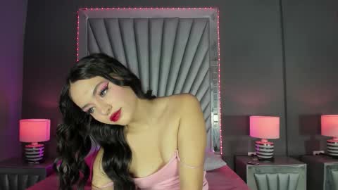 Snapshot of gabbybale chatting on 10.11.25 Gabbybale online show from 10.11.25