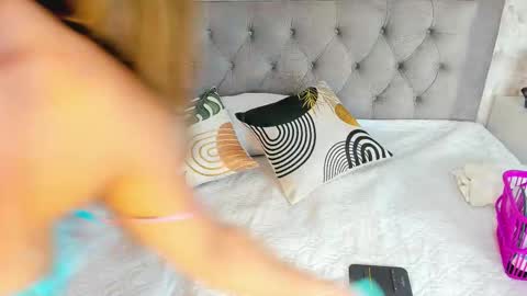 Snapshot of gabrielablake chatting on 12.15.25 online show from 12.15.25