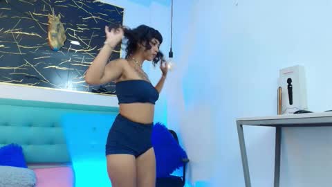 Snapshot of gabrielacortez chatting on 09.30.25 GABRIELA online show from 09.30.25