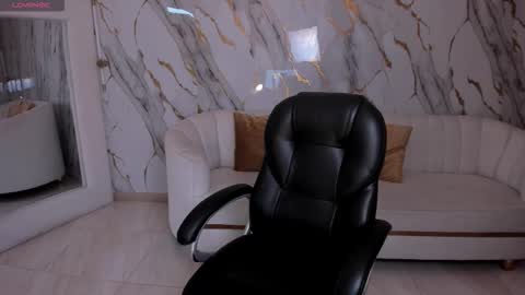 Gabriella Lee online show from 12.16.25