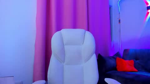 Snapshot of gaby_foox chatting on 09.18.25 gaby online show from 09.18.25