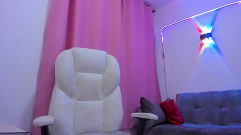 Snapshot of gaby_foox chatting on 10.06.25 gaby online show from 10.06.25